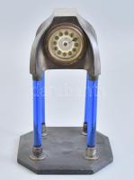 Art deco (ón) óra kő 8-szögletű talpon,4 kék üveg oszlopon,korának megf.kopásokkal.Junghans óraszerkezet,1 mutatóval,javításra szorul. 25x16 cm