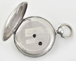 Ezüst (Ag) tokos, kulcsos zsebóra kissé sérült számlappal, működő állapotban, kulcs nélkül d: 45 mm