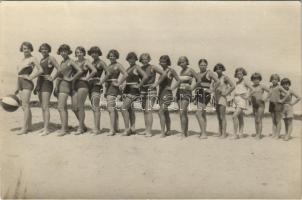 Zamárdi, Balatonzamárdi; lányok csoportképe a strandon. photo