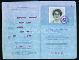 cca 1975-1990 3 db Magyar Népköztársaság útlevél, egyik 1990. május. 15. keltezésű és valutalappal!