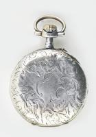 Ezüst (Ag) tokos zsebóra. kissé sérült zománc számlappal, működő, jó állapotban d: 50 mm
