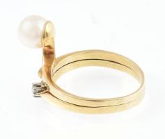 Arany (Au/14k) gyűrű, 1 db tenyésztett gyönggyel és 1 db brillel (0,05 ct) díszítve. Jelzett, bruttó...