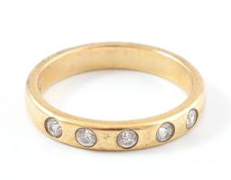 Aranyozott ezüst (Ag) karikagyűrű kövekkel. Jelzett, bruttó: 3,4 g, m: 57