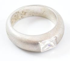 Ezüst (Ag) fehér köves gyűrű. Jelzett, kis kopással, bruttó: 10,3 g, m: 58