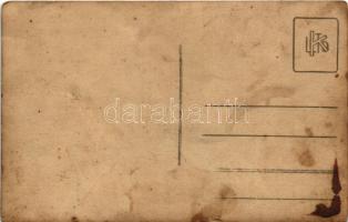 Budapest II. Máriaremete, családi csoportkép, humor, automobil. photo (fl)