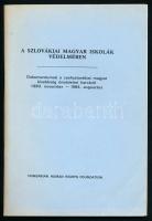 A szlovákiai magyar iskolák védelmében. Dokumentumok a csehszlovákiai magyar kisebbség önvédelmi harcáról 1983. november - 1984. augusztus. New York, 1984, Hungarian Human Rights Foundation, XII+82 p. Emigráns kiadás. Kiadói tűzött papírkötés. + A Duray Bizottság utolsó levelének szövege, 3 p.