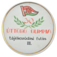~1975. Úttörő Olimpia tájékozódási futás III. egyoldalas Hollóházi porcelán díjérem (86mm) T:1-