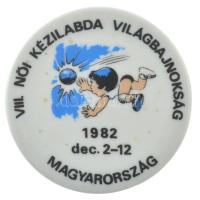 1982. VIII. Női Kézilabda Világbajnokság egyoldalas Hollóházi porcelán sport emlékérem (62mm) T:1-