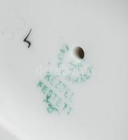 Hollóházi papagájok, kézzel festett porcelán, jelzett, kis kopásokkal, m: 18 cm