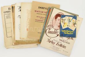27 db vegyes kotta, közte sok XX. század eleji, illusztrált címlapos, vegyes állapotban