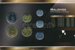 Maldív-szigetek 2007-2012. 1l-2R (8xklf) forgalmi összeállítás kicsit sérült kartonlapon T:1-2 Maldives 2007-2012. 1 Laari - 2 Rufiyaa (8xdiff) coin set on small damaged cardboard sheet C:UNC-XF