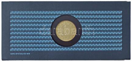 Franciaország 1976. "Concorde" kétoldalas Ag emlékérem dísztokban, ugyanazon a napon lepec...