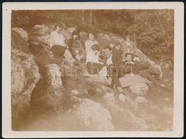 cca 1910 Szalon turisztika, kirándulók csoportképe, fotó, hátoldalán feliratozva, 12x8,5 cm