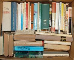 Könyv hagyaték tétel banánosládában, szépírodalom sok jó kiadással