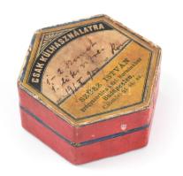 cca. 1940 Káliumpermanganást / Hipermangános, karton gyógyszeres dobozka, Szüsz István gyógyszertára, kis kopással, 5 cm