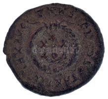Római Birodalom / Heraclea / I. Constantinus 321-324. AE3 (2,98g) T:2,2-
Roman Empire / Heraclea / ...