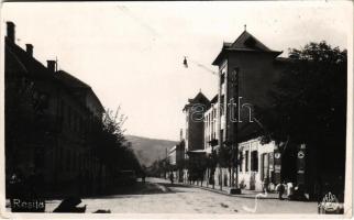 1939 Resica, Resita; Strada Mihai Viteazul / utca, üzlet / street, shop (EK)