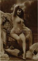 Erotikus meztelen hölgy / Erotic nude lady. J.A. Serie 72. (non PC)