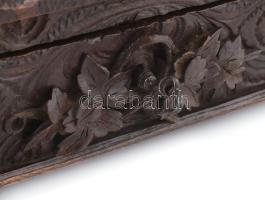 Antik rózsás faragott dobozka, szép állapotban, 11x26,5 cm