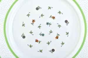 Zsolnay pöttyös és virágos mintás tál. Kézzel festett, jelzett, hibátlan 31 cm