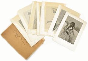12 db művészi akt kompozíció, ofszet fotónyomatok kartonra kasírozva, hátoldalon feliratozva, mappában, 29×22 cm