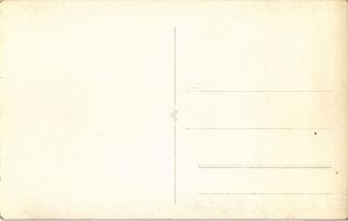 Arad, Strada Gen. Berthelot / utca, Erdélyi Hitelbank rt., Román bank, autó, rendőr, Grivita, Muzsay...