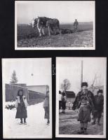 cca 1930 Bocskoros oláh pásztorok és családjuk 3 db fotó 9x15 cm / Romanian shepard and other photos