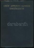 Gróf Apponyi Sándor emlékezete. Bp., 1926., Magyar Bibliophil Társaság, 1 t. + 57+1 p.+8 t. Kiadói papírkötés, kiadói papír védőborítóban, javított kötéssel és borítóval, részben felvágatlan lapokkal. Számozott (151./300) példány.