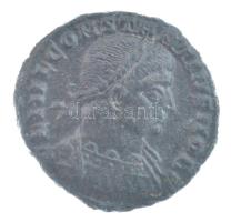 Római Birodalom / Siscia / II. Constantius 334-335. AE Follis (2,15g) T:1-,2 Roman Empire / Siscia / Constantius II 334-335. AE Follis FL IVL CONSTANTIVS NOB C / GLOR-IA EXERC-ITVS - dot delta SIS dot (2,15g) C:AU,XF RIC VII 237.