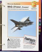 A világ repülőgépei 3 db gyűjtőfüzet kompletten? 16 fejezet, összesen 528 db képes lappal, repülőgép...