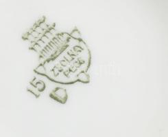 2 db Zsolnay japonizáló és zsánerjelenetes bögre, jelzett, kopott, kis csorbákkal, m: 9 cm