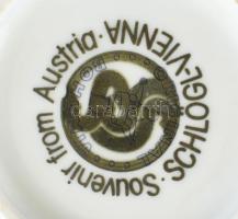 2 db porcelán bögre, jelzett, kopott, Sissi és Ferenc József képmásával díszítve, m: 9,5 cm