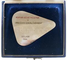 1964. Kisipari Szövetkezetek V. Országos Szavalóverseny - Szolnok 1964 egyoldalas fém emlékplakett dobozában (75x88mm) T:2