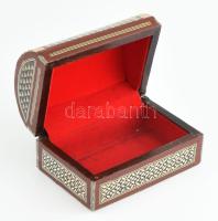 Csont, gyöngyház, fa intarziás doboz, szép állapotban, Jemen, 1960 körül, 17x11x10 cm