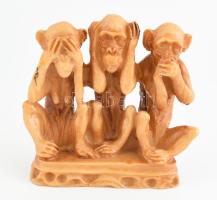 Három majom. Jelzés nélkül, kőörlemény, kopott. 12 cm