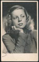 Sennyei Vera (1915-1962) színésznő aláírása róla készült Csiszár és Sárdi filmboltos lapon