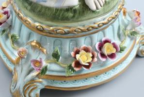 Sevres jelzéssel francia női figura, kézzel festett porcelán, virágokon apró lepattanások, jelzett, ...