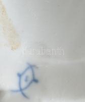 Sevres jelzéssel francia női figura, kézzel festett porcelán, virágokon apró lepattanások, jelzett, ...