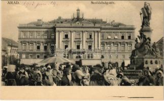 1903 Arad, Szabadság tér, Vértanú szobor, piac, Vajda fogorvosi műterem, Hoffmann Sándor és Limbeck János üzlete / market, square, statue, dentist, shops