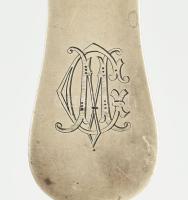 Ezüst(Ag) monogramos tejmerő kanál, jelzett, h: 21,5 cm, nettó: 76 g