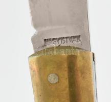 Nagy István Érd, egyedi készítésű, jelzett zsebkés, bicska. Agancs, réz. 20 cm