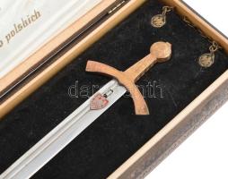 "Szczerbiec" lengyel koronázási kard replika, eredeti fa díszdobozban (a tok fedelének bel...