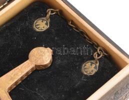 "Szczerbiec" lengyel koronázási kard replika, eredeti fa díszdobozban (a tok fedelének bel...