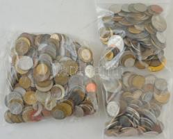 Vegyes, magyar és külföldi érmetétel mintegy ~2kg súlyban T:vegyes Mixed, Hungarian and foreign coin lot (~2kg) C:mixed