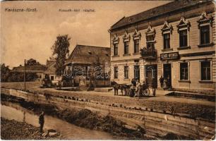 Kovásznafürdő, Baile Covasna; Kossuth tér, Szabó nyomda, papírkereskedés és könyvkötészet üzlete, lovaskocsi. Doppelton Sepia auf mattem Chamois-Karton / square, publishing house, shop, horse-drawn carriage (r)