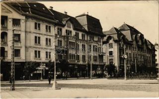 1931 Temesvár, Timisoara; Ferdinánd király útja, üzletek / street view, shops (EB)