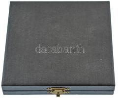 1973. "Magyarhoni Földtani Társulat 125 éves" porcelán plakett, hátoldalán "Herend&qu...