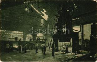 Resicabánya, Resita; Gépgyár belső, abroncs hengermű. Weisz Adolf kiadása / Tyreswalzwerk / Forjaria de bandaje / machine factory interior, tires mill (fa)