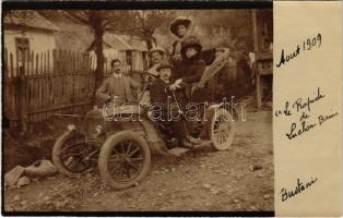 1909 Busteni, family with automobile. photo