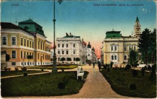 Arad, Felső kereskedelmi iskola és park részlet. Vasúti levelezőlapárusítás 52. sz. 1915. / trade school, park (Rb)